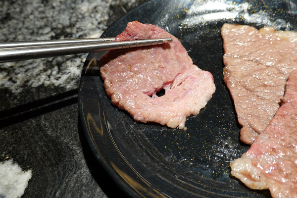 桃園市桃園區燒肉新霸主登場!野村燒肉桃園店讓你一次吃遍150道美味,全日營業無午休的燒肉天堂,生啤酒、哈根吃到爽