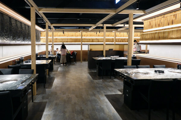 桃園市桃園區燒肉新霸主登場!野村燒肉桃園店讓你一次吃遍150道美味,全日營業無午休的燒肉天堂,生啤酒、哈根吃到爽