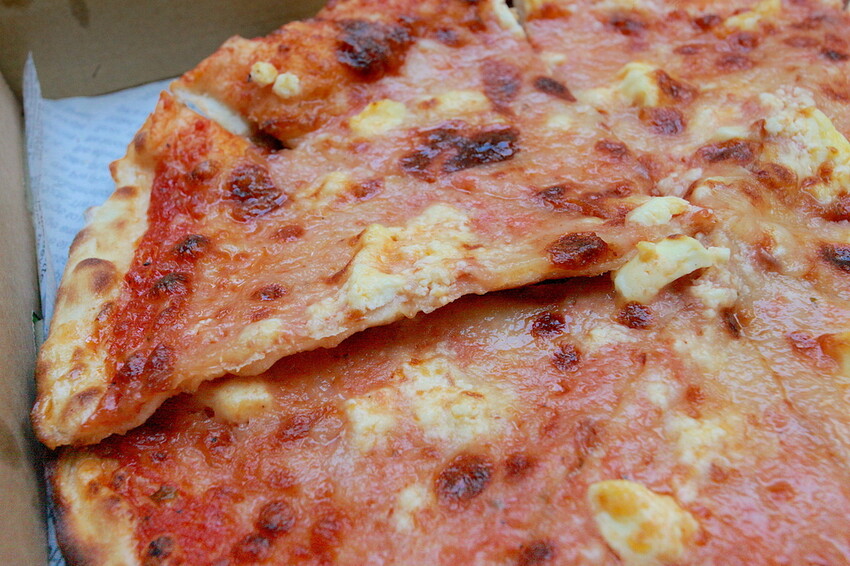 高雄市左營區吃。高雄美食｜左營區。「JAN's Table｜酸種羅馬披薩」龍華市場美食，超酥脆薄皮用料實在酸種薄皮披薩「JAN