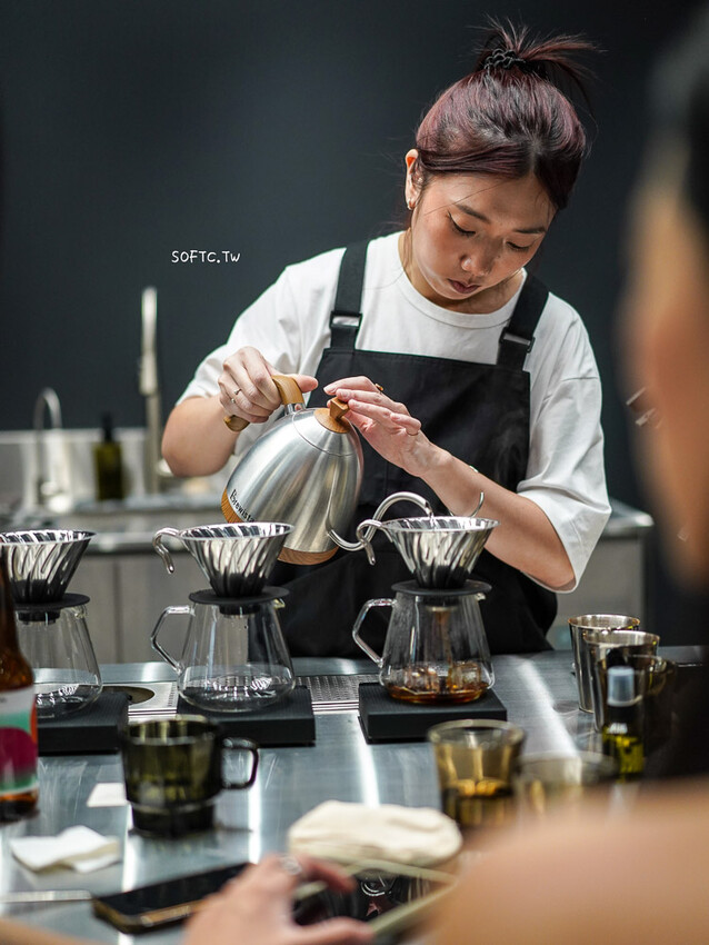 台北市大同區北門咖啡廳「霓裡LOOP IN NEON」現代科技感大稻埕咖啡廳