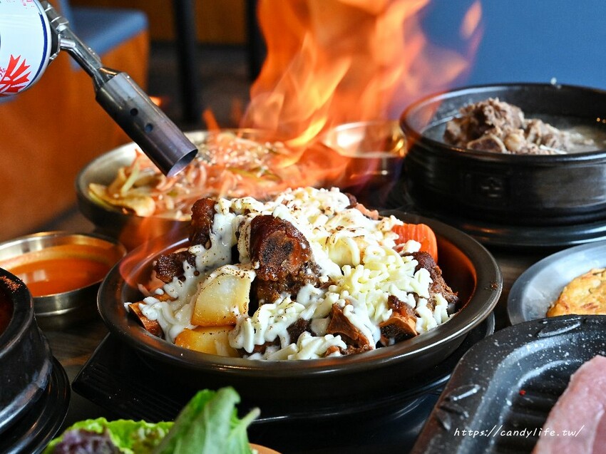 水赤床韓式烤肉餐廳|台中正宗韓式烤肉,雙人套餐只要1290元起,小菜無限續,韓屋造景超吸睛 - 糖糖's 享食生活