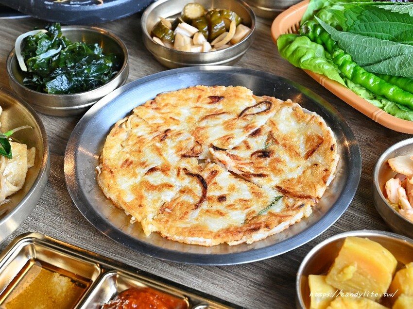 水赤床韓式烤肉餐廳|台中正宗韓式烤肉,雙人套餐只要1290元起,小菜無限續,韓屋造景超吸睛 - 糖糖's 享食生活