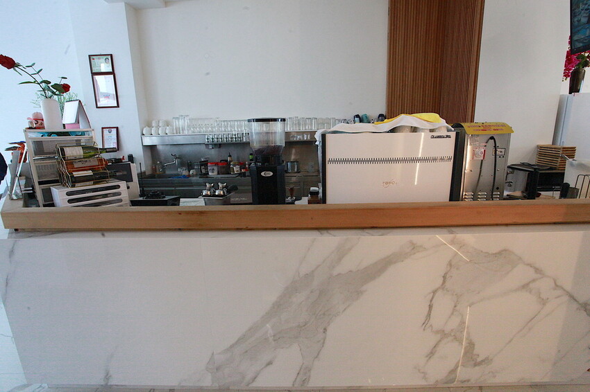 屏東縣枋寮鄉吃。屏東縣｜枋寮鄉。「愛琴海岸海景精品民宿-枋寮店」新店報報!!!!!枋寮漁港超質感民宿，俯瞰枋寮漁港享用