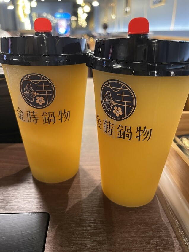 桃園市桃園區【桃園鍋物】桃園火車站火鍋【金蒔鍋物桃園站前店】空間超大冷氣超涼超適合聚餐，海鮮拼盤好霸氣，來金蒔度