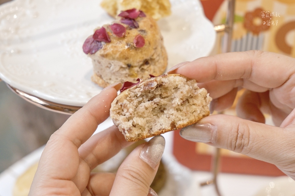 台中北屯｜顛覆你對司康的印象！鬆綿不乾口又超保水～果香花香茶