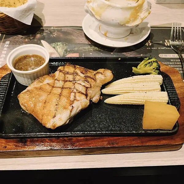 高雄夢時代瀧厚