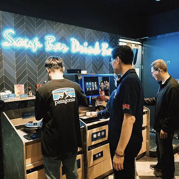 高雄夢時代瀧厚