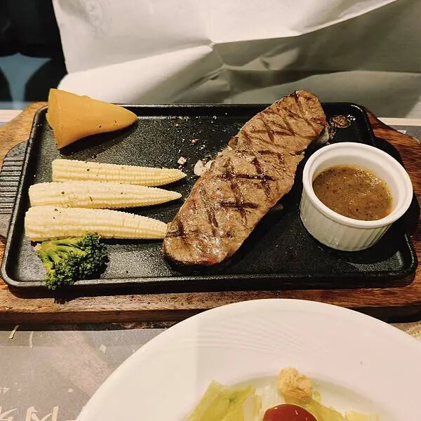 高雄夢時代瀧厚