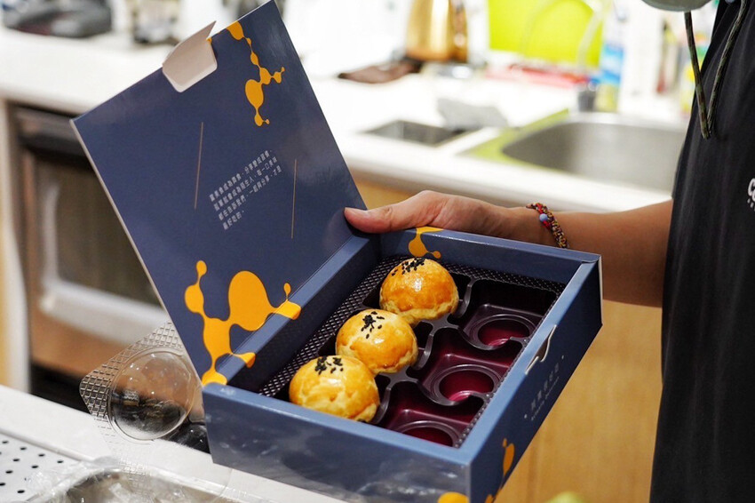 桃園藏很深法式蛋黃酥！咖啡拿鐵蛋黃酥才214大卡！還有手作麵包25元～