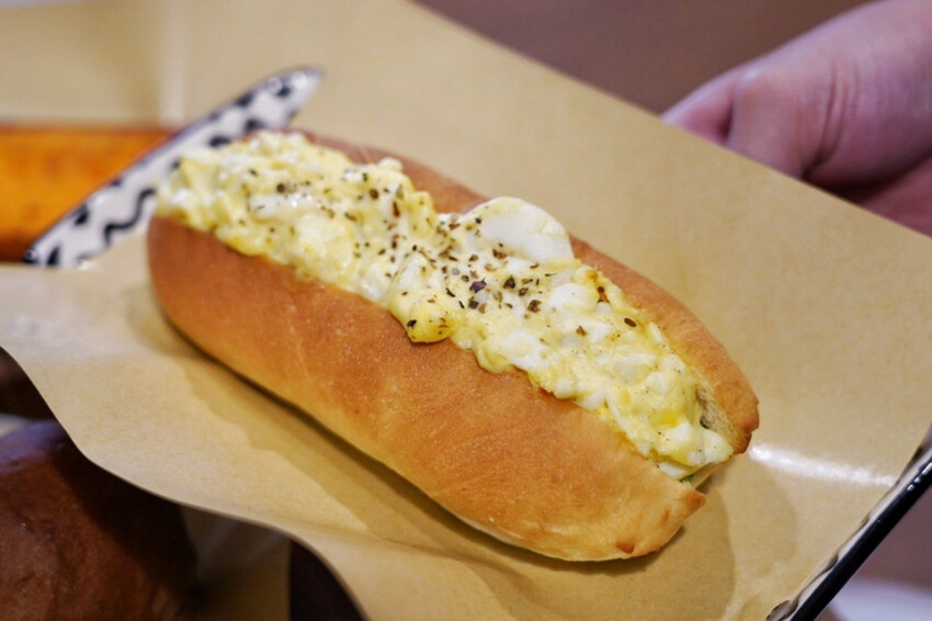 桃園藏很深法式蛋黃酥！咖啡拿鐵蛋黃酥才214大卡！還有手作麵包25元～