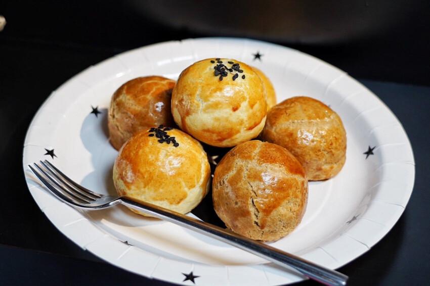 桃園藏很深法式蛋黃酥！咖啡拿鐵蛋黃酥才214大卡！還有手作麵包25元～