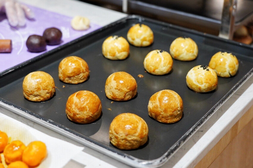 桃園藏很深法式蛋黃酥！咖啡拿鐵蛋黃酥才214大卡！還有手作麵包25元～