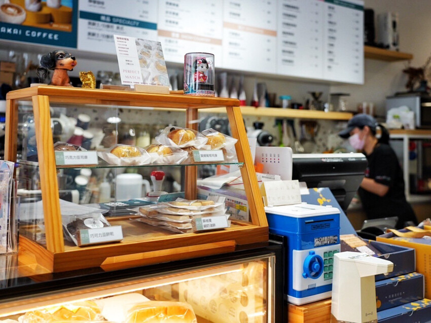 桃園藏很深法式蛋黃酥！咖啡拿鐵蛋黃酥才214大卡！還有手作麵包25元～