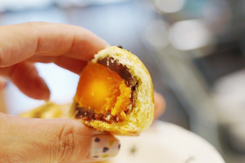 桃園藏很深法式蛋黃酥！咖啡拿鐵蛋黃酥才214大卡！還有手作麵包25元～