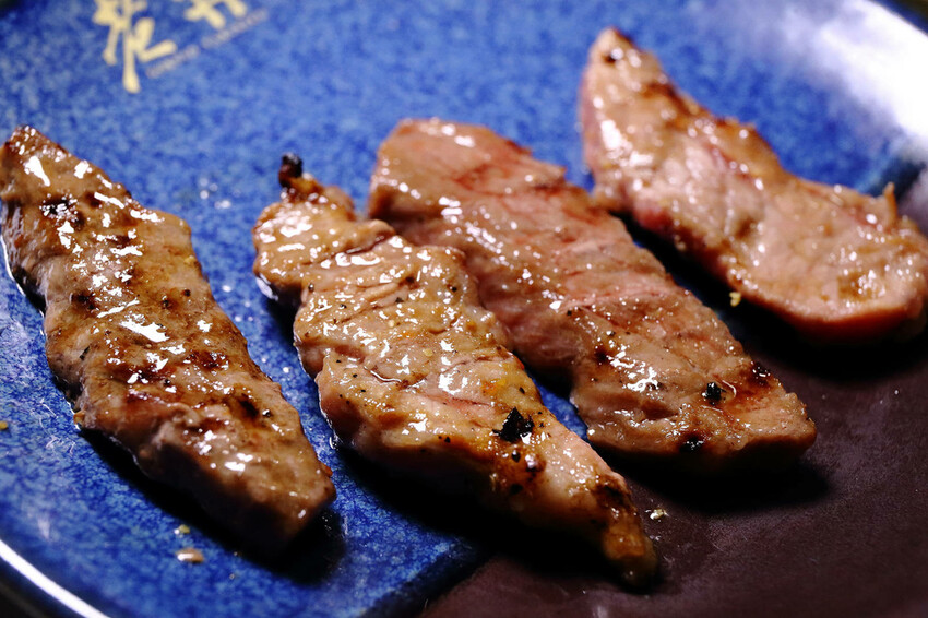 終於來台北了！台中人氣燒肉「老井」插旗信義區，30公分厚切牛