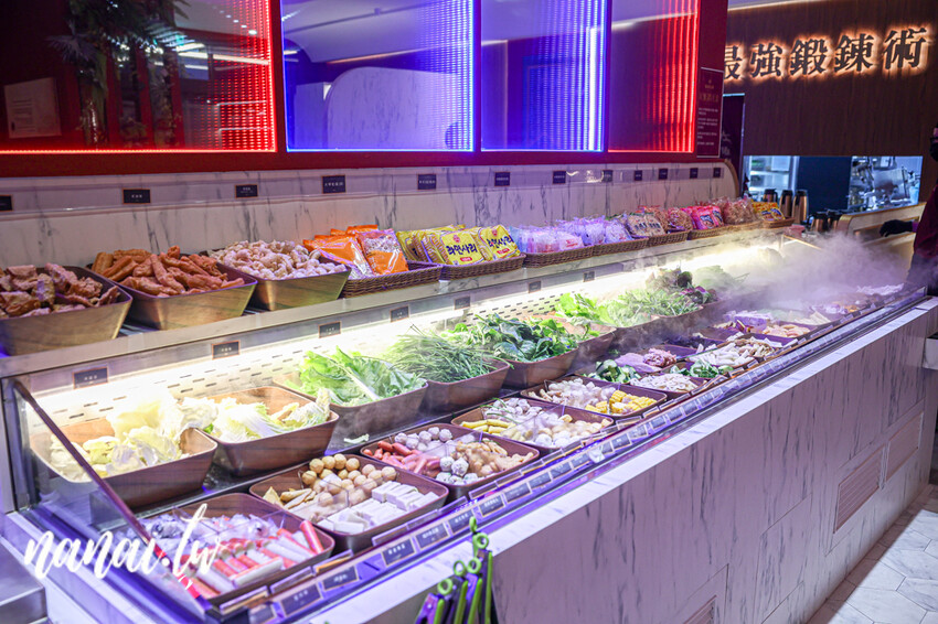 嗑肉石鍋員林店新開幕,超過40種自助吧吃到飽,首推爆量瀑布肉盤套餐 - Nana愛旅行札記