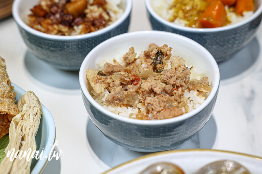 嗑肉石鍋員林店新開幕,超過40種自助吧吃到飽,首推爆量瀑布肉盤套餐 - Nana愛旅行札記