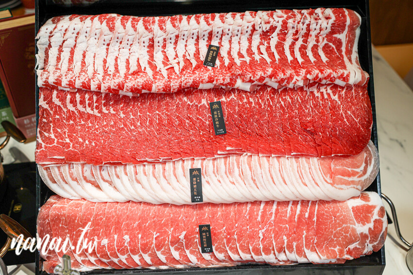 嗑肉石鍋員林店新開幕,超過40種自助吧吃到飽,首推爆量瀑布肉盤套餐 - Nana愛旅行札記