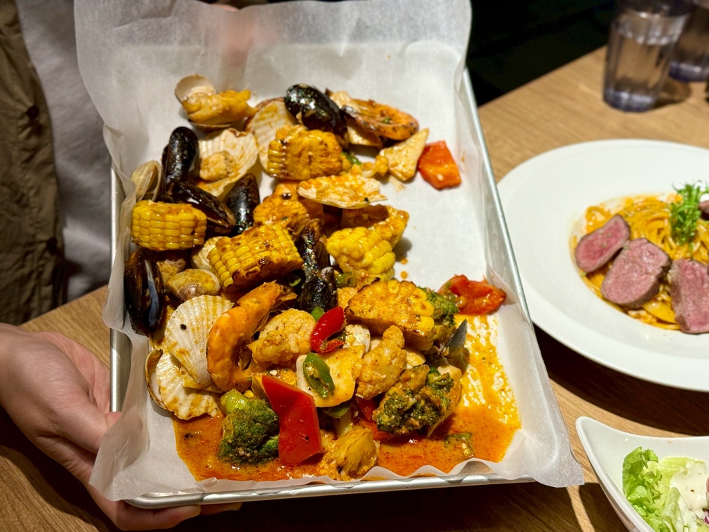 VASA 瓦薩美式餐廳 - 海鮮超載水桶餐 (2).jpg