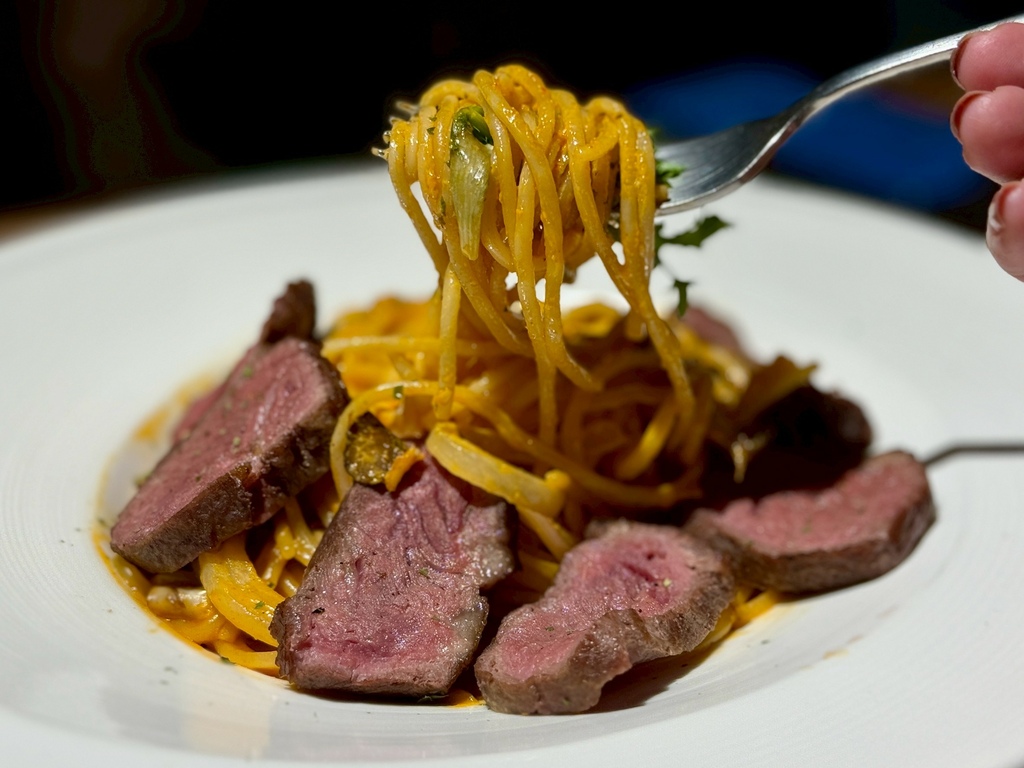 VASA 瓦薩美式餐廳 - 紐約風嫩肩牛義麵 (2).jpg