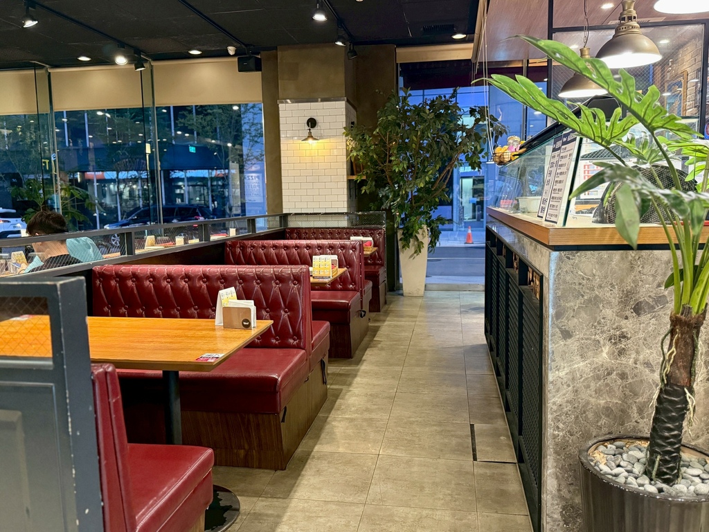 VASA 瓦薩美式餐廳 - 內科門市餐廳環境 (5).jpg