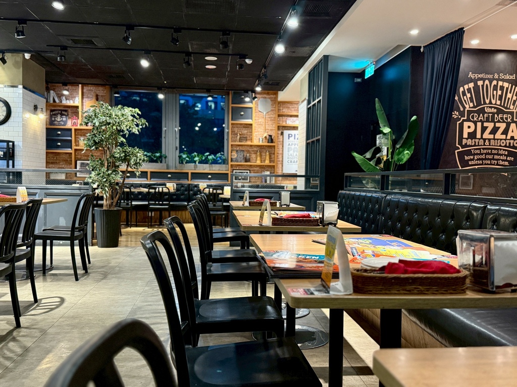 VASA 瓦薩美式餐廳 - 內科門市餐廳環境 (3).jpg