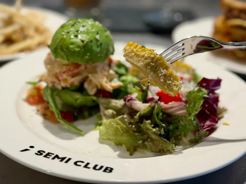 Semi Club分號俱樂部 (1).jpg