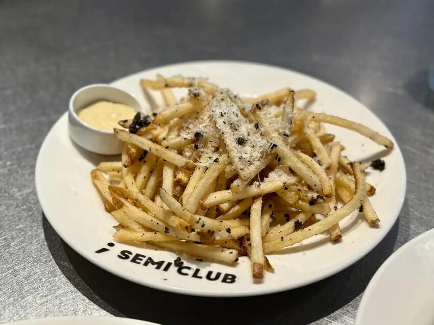 Semi Club分號俱樂部 (8).jpg