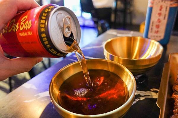 台北市內湖區【美食】串香殿串燒，烤串？台式？我全都要！港墘美食、內湖美食