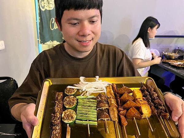 台北市內湖區【美食】串香殿串燒，烤串？台式？我全都要！港墘美食、內湖美食