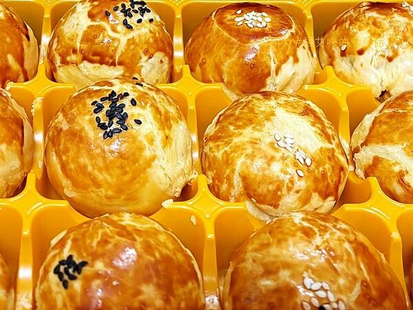 【高雄鳳山】金葡萄蛋黃酥(高雄鳳山店) | 蛋黃酥界的南霸天