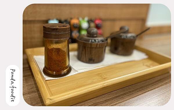 初原麵場|新竹平價日式拉麵~必嚐雞白湯拉麵、和牛肉餅!