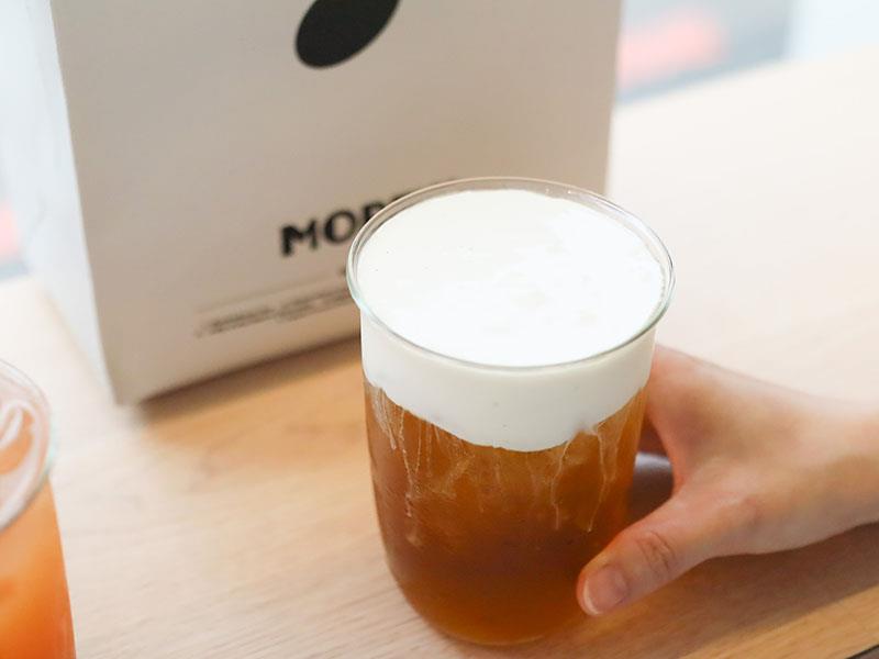 新竹飲料推薦必喝!沫飲 MOREiN黑焦粉粿拿鐵 蜜桃烏龍,創意甜點手搖杯。