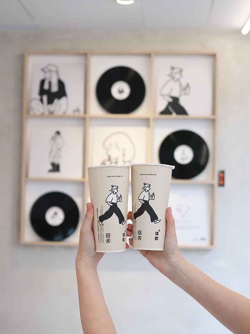 新竹飲料推薦必喝!沫飲 MOREiN黑焦粉粿拿鐵 蜜桃烏龍,創意甜點手搖杯。