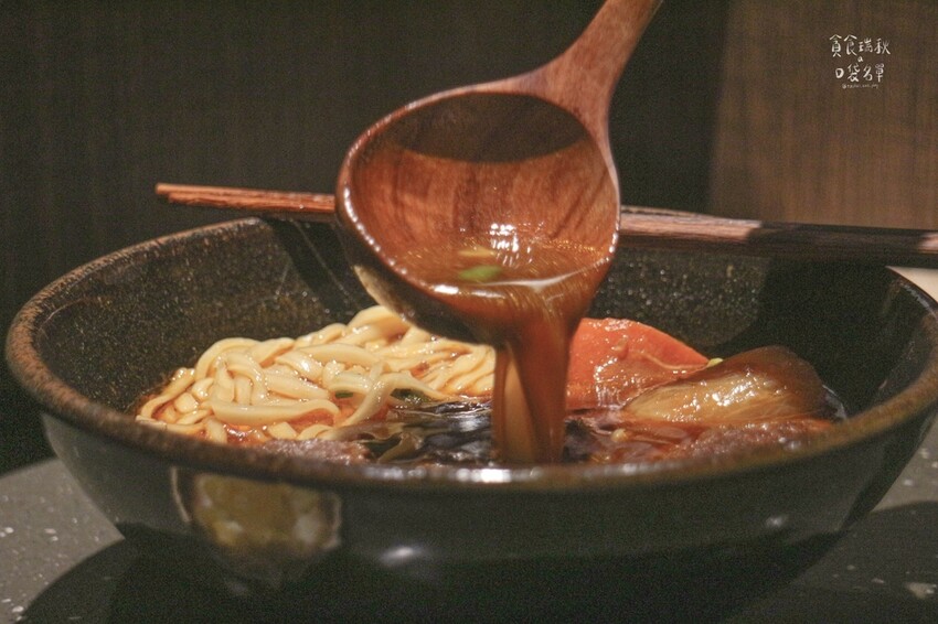 台中中區｜新開幕！全台最難預約的牛肉麵插旗台中！｜門前隱味牛