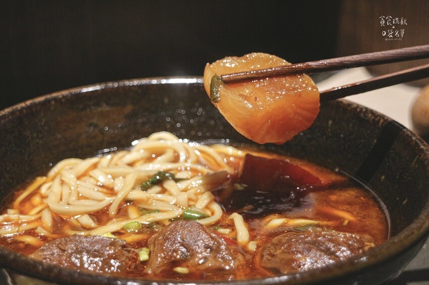 台中中區｜新開幕！全台最難預約的牛肉麵插旗台中！｜門前隱味牛