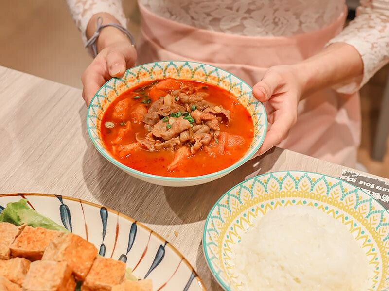 新竹巨城美食，越好吃越南料理必吃推薦，人氣爆棚。