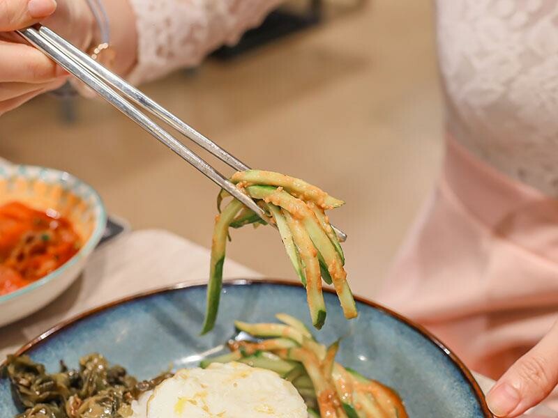 新竹巨城美食，越好吃越南料理必吃推薦，人氣爆棚。