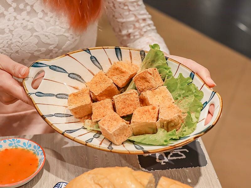 新竹巨城美食，越好吃越南料理必吃推薦，人氣爆棚。