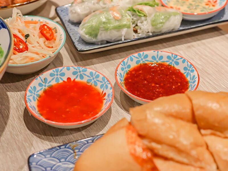 新竹巨城美食，越好吃越南料理必吃推薦，人氣爆棚。