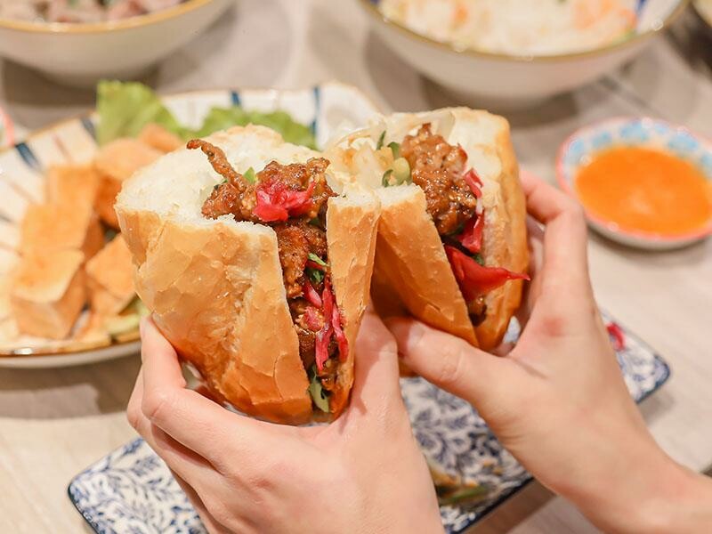 新竹巨城美食，越好吃越南料理必吃推薦，人氣爆棚。