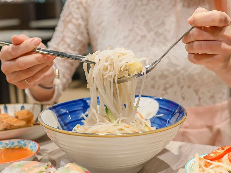 新竹巨城美食，越好吃越南料理必吃推薦，人氣爆棚。