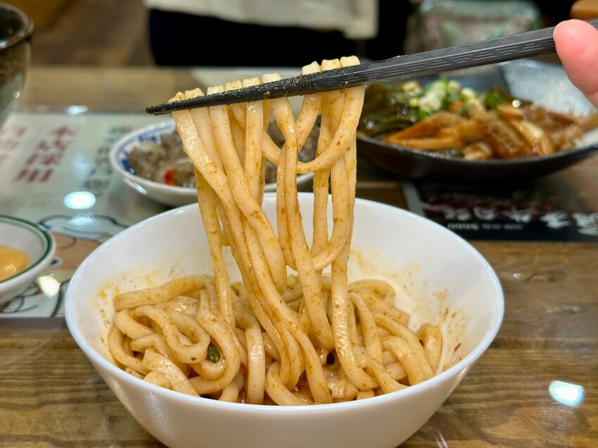 清牛堂牛肉麵｜招牌清燉牛肉麵竟然是有厚切牛肋條！清甜湯頭配Q彈麵條讓人一吃成主顧！中壢牛肉麵推薦、中原大學牛肉麵推薦、桃園牛肉麵推薦、桃園美食推薦 - 佛系旅遊筆記