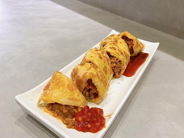 【台中 早餐】朝氣美濃-向心南店,在地的早餐店。酥皮蛋餅是普