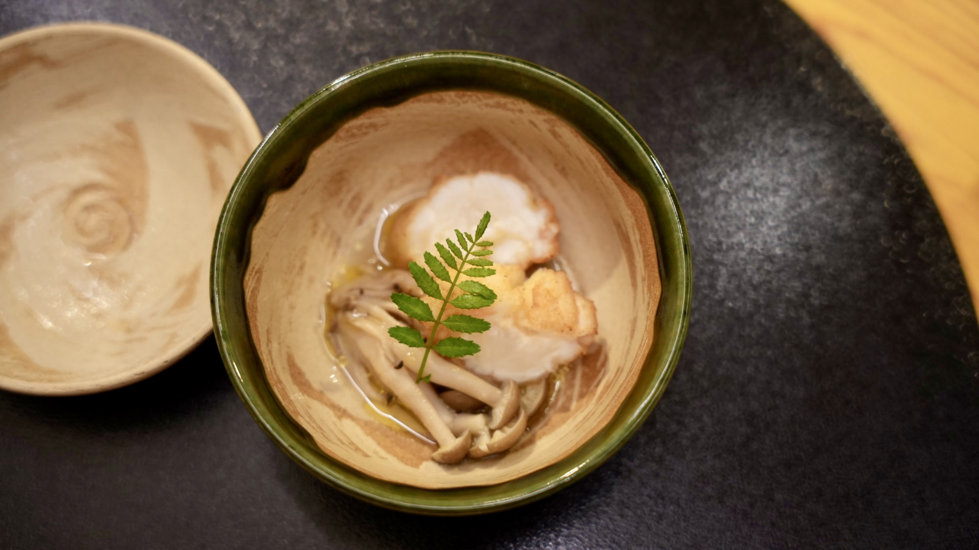 台中蟹割烹！板前現殺活體松葉蟹，品味海之極致珍饈～