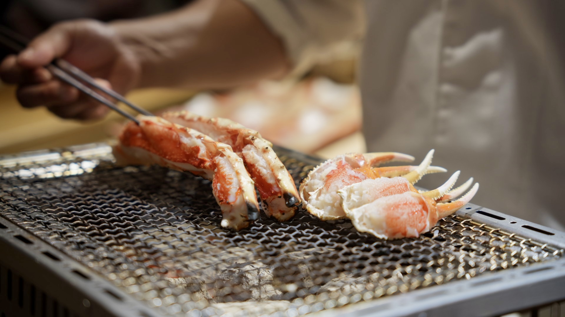 台中蟹割烹！板前現殺活體松葉蟹，品味海之極致珍饈～