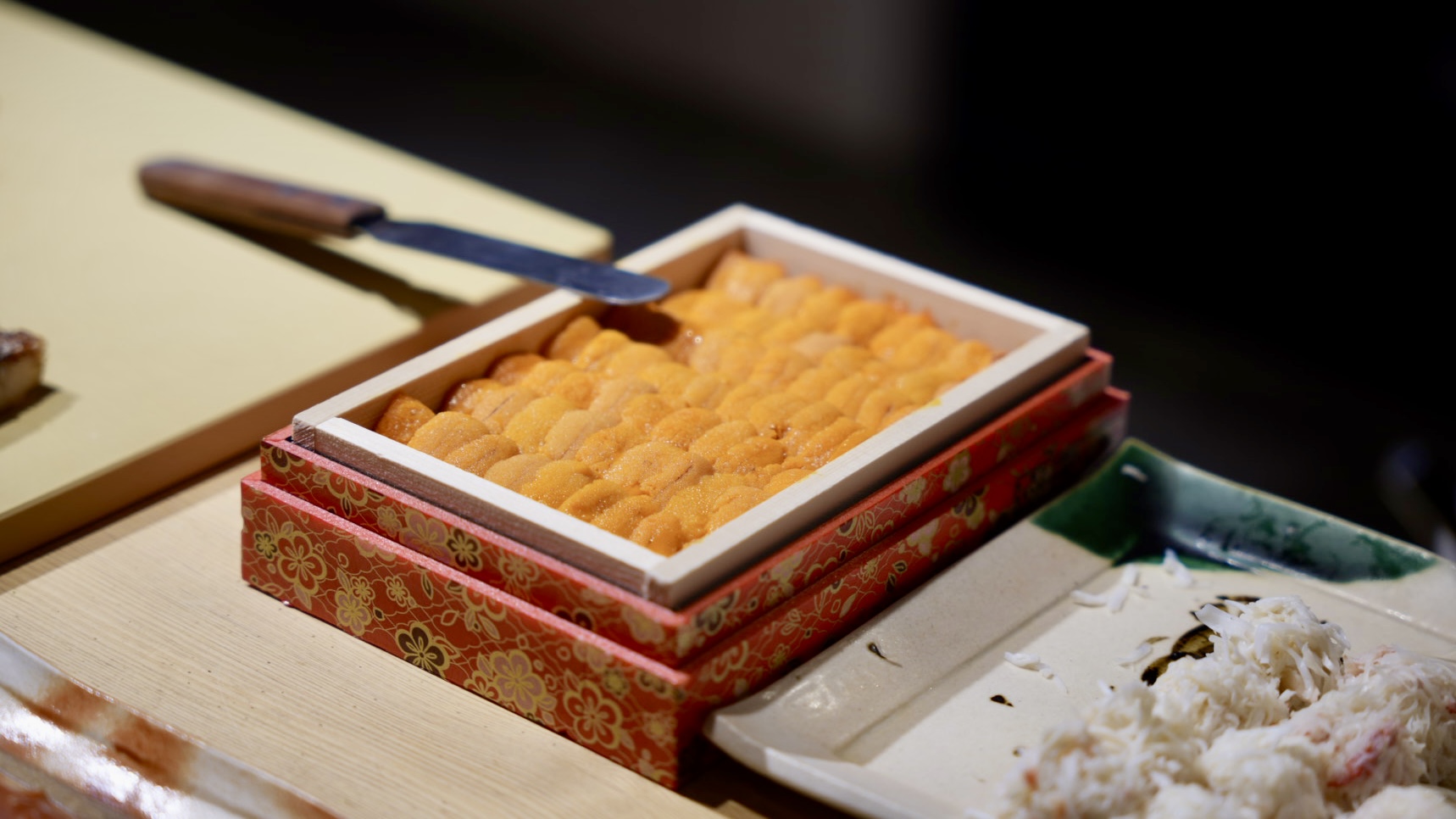 台中蟹割烹！板前現殺活體松葉蟹，品味海之極致珍饈～