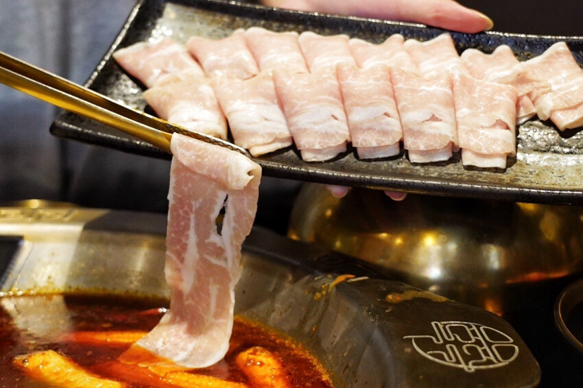 中壢新開麻辣鍋！單人套餐368元自助區吃到飽～現煮日本黑蜆好鮮甜