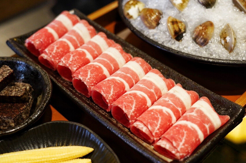 中壢新開麻辣鍋！單人套餐368元自助區吃到飽～現煮日本黑蜆好鮮甜