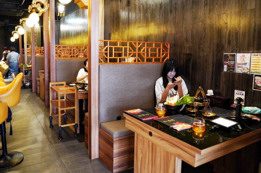 中壢新開麻辣鍋！單人套餐368元自助區吃到飽～現煮日本黑蜆好鮮甜